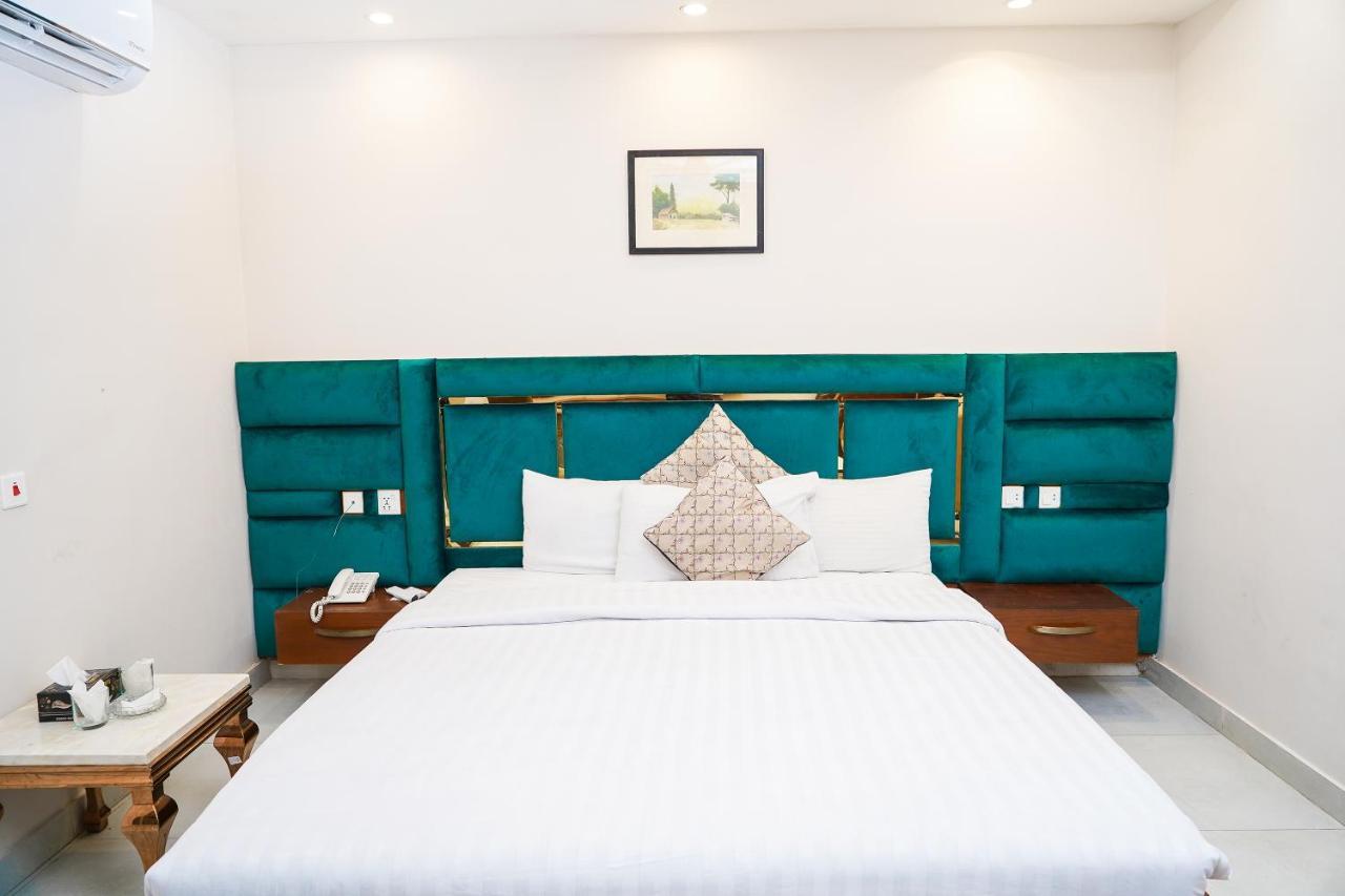 מולטאן Hotel Avalon Suites מראה חיצוני תמונה