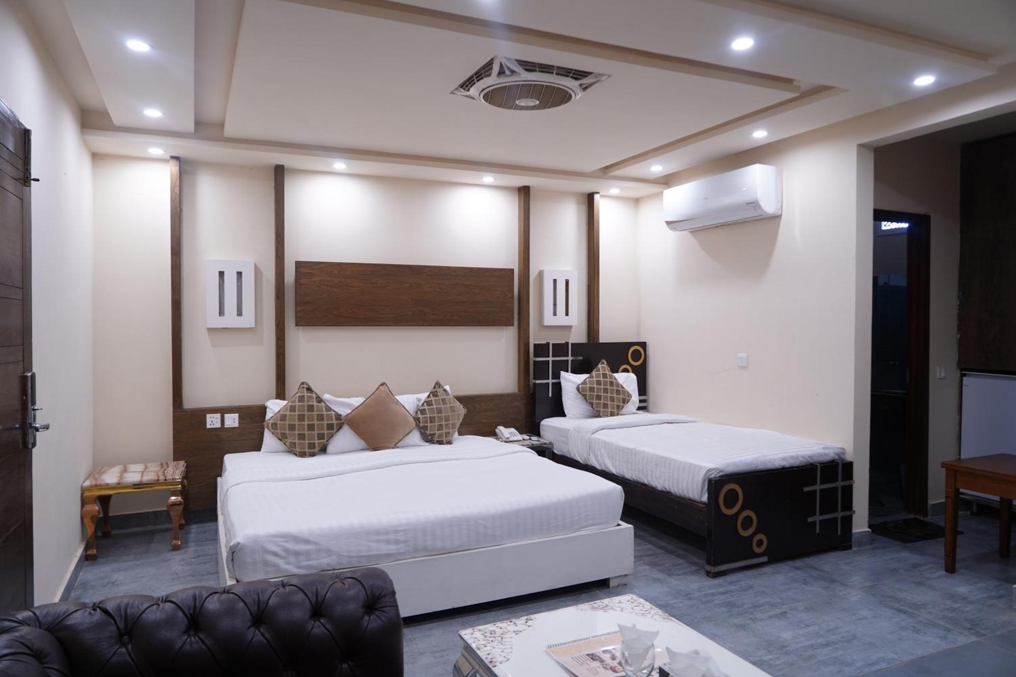 מולטאן Hotel Avalon Suites מראה חיצוני תמונה
