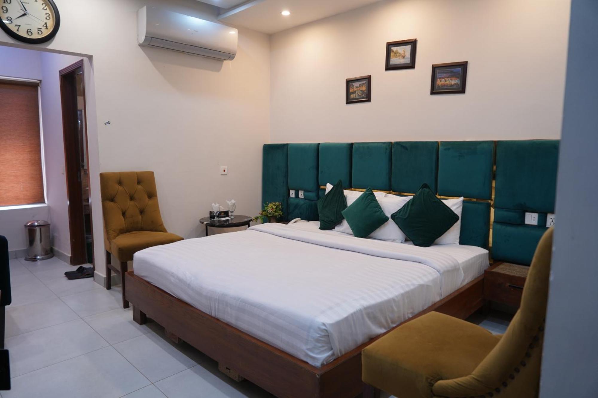 מולטאן Hotel Avalon Suites מראה חיצוני תמונה